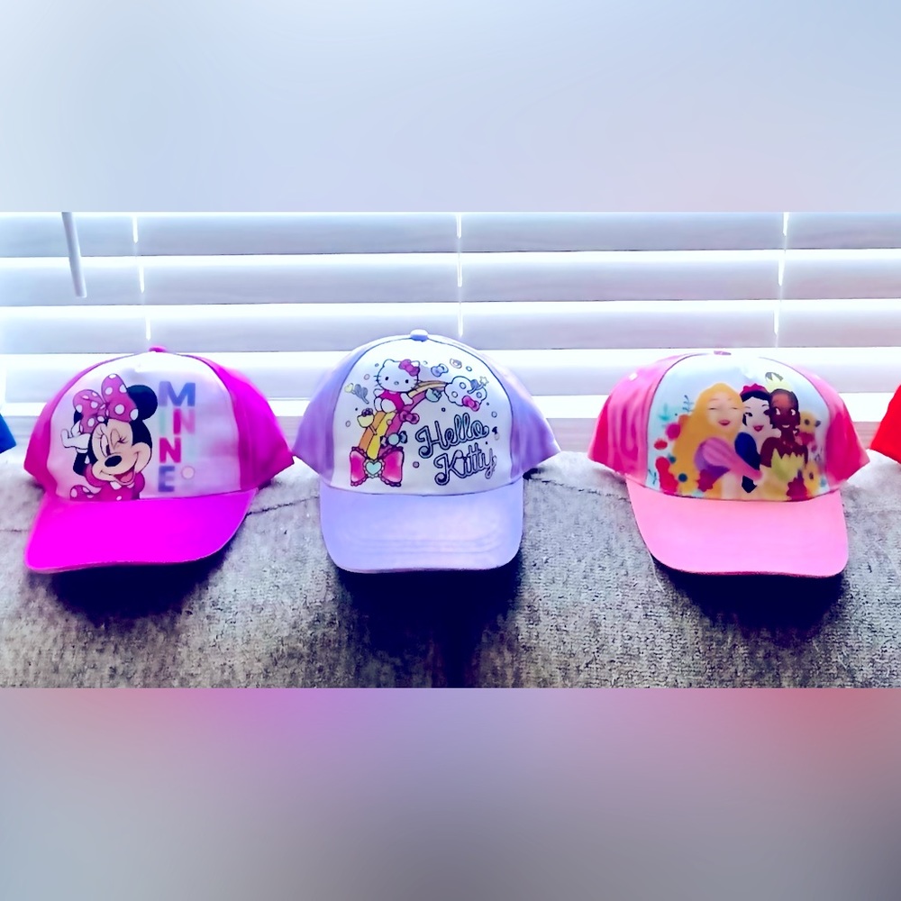 Bundle girls caps